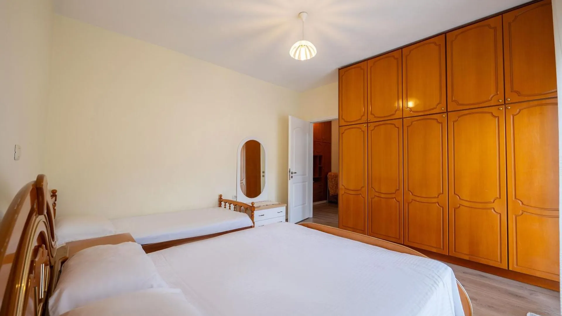 Apartment Seaside Serenity Saranda